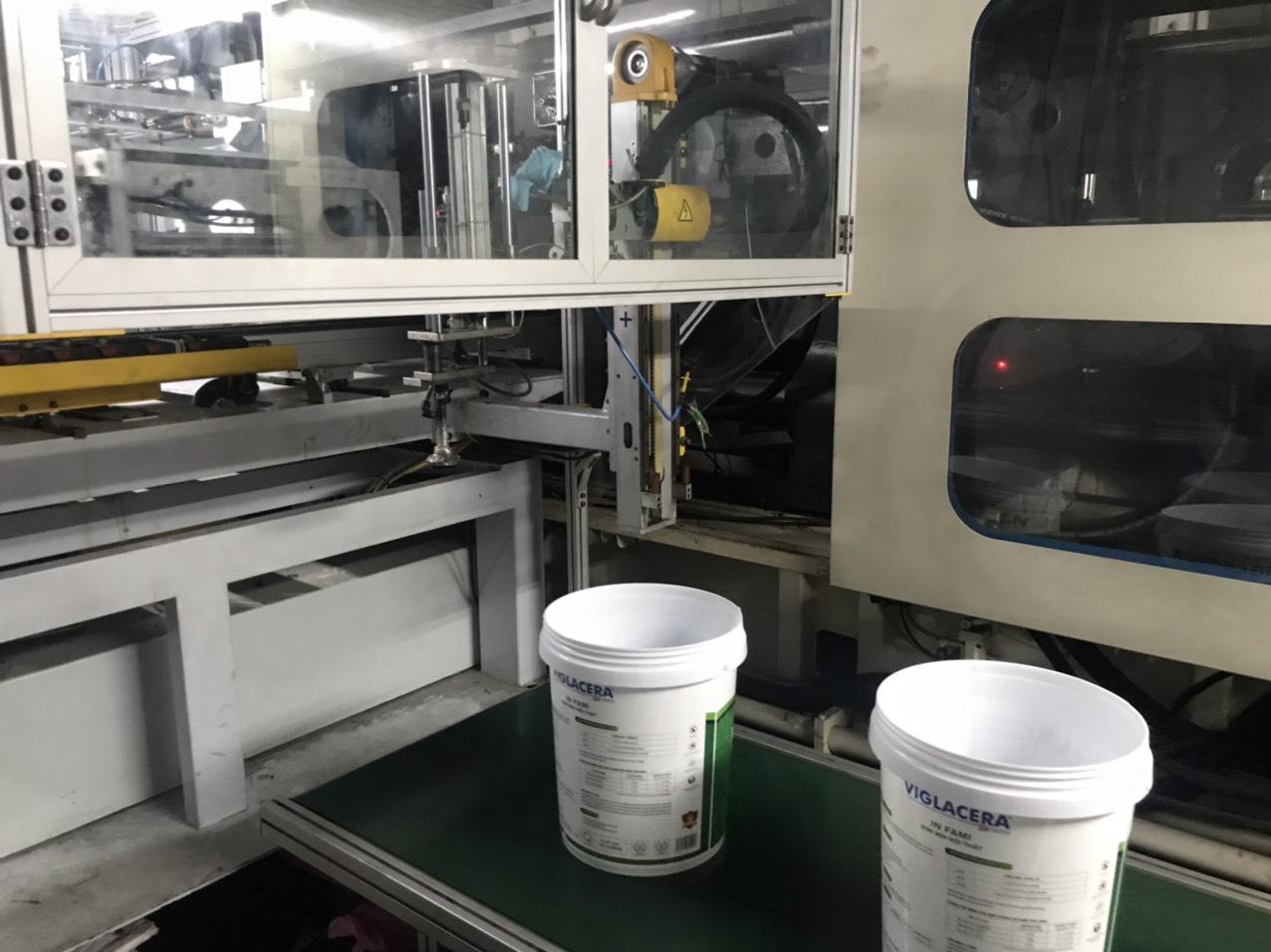 plastic injection machine (5).jpg